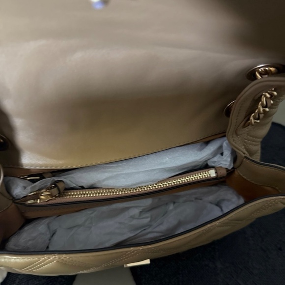 Tory Burch Fleming Soft Convertible Bag - Picture 4 of 6